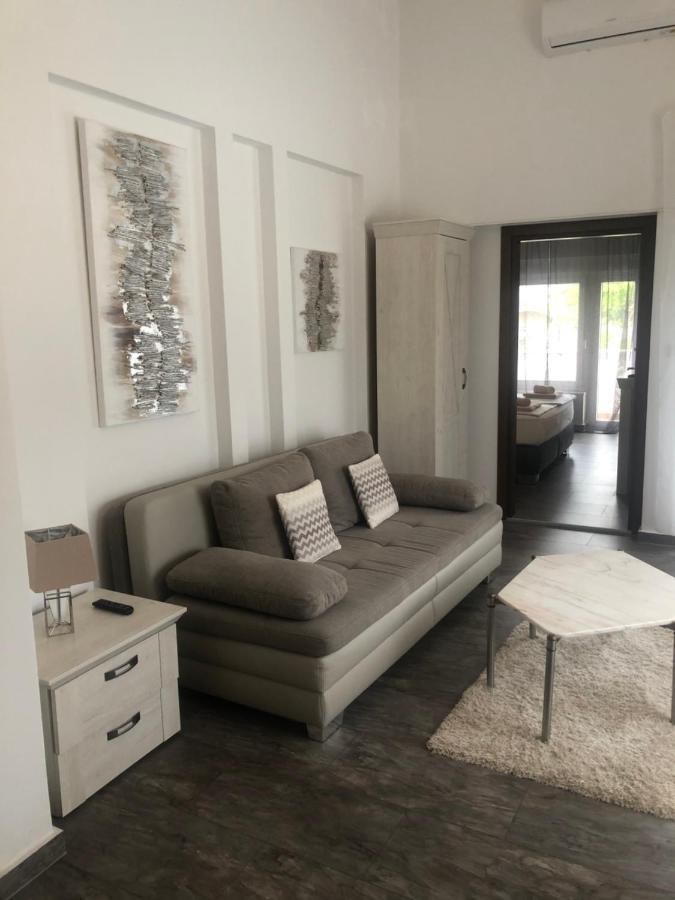 Grey Pearl With Free Ev Ch-Station Appartement Valbandon Buitenkant foto