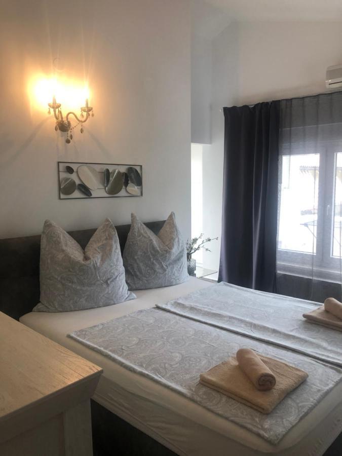 Grey Pearl With Free Ev Ch-Station Appartement Valbandon Buitenkant foto