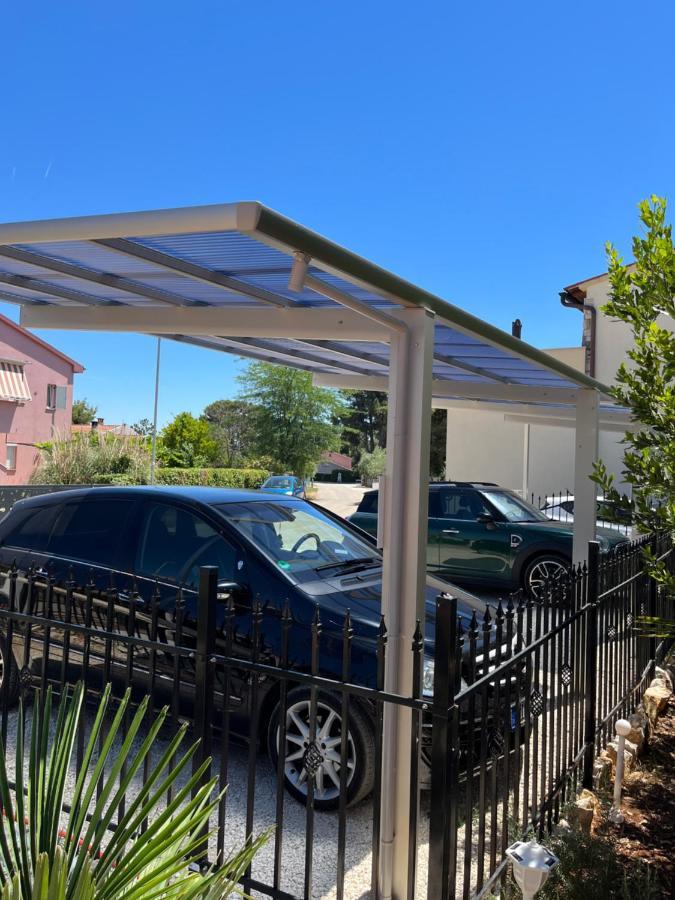 Grey Pearl With Free Ev Ch-Station Appartement Valbandon Buitenkant foto