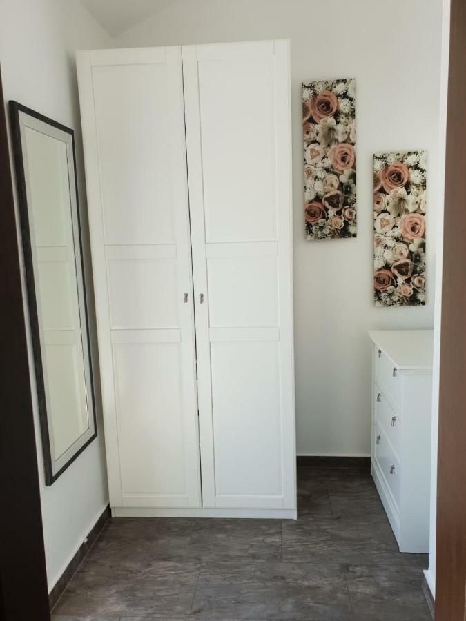 Grey Pearl With Free Ev Ch-Station Appartement Valbandon Buitenkant foto
